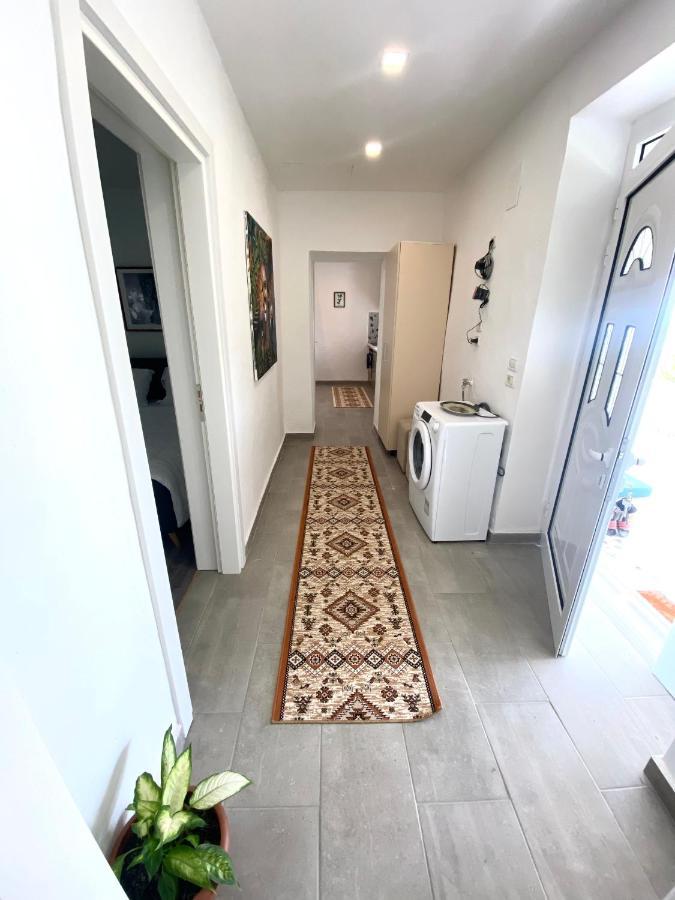 Maison Bellevue - 2 Bdrm Villa In Borsh Beach Eksteriør billede
